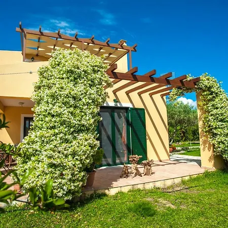 Ampelos Land سفوروناتا